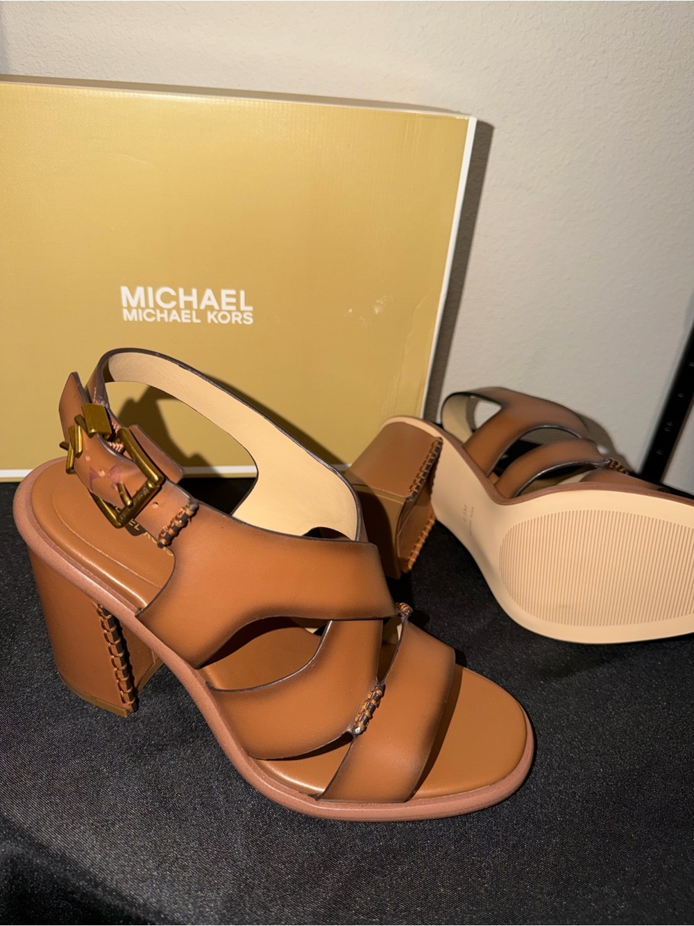 Michael Kors “RAVEN” Burnished leather block heel sandals - Picture 11 of 11